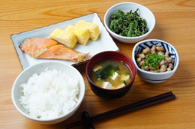 What Foods Do Japanese Eat for Breakfast? VeryWell Kitchen