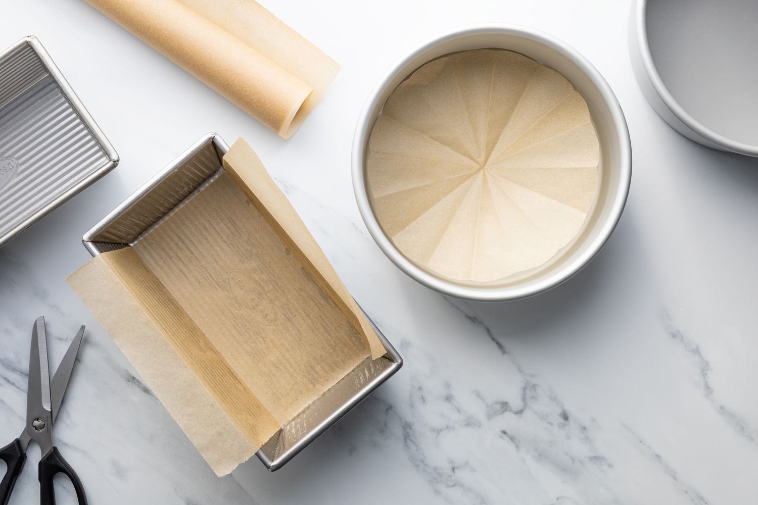 1 Line Cake Pan With Parchment