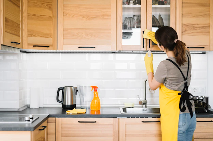 How Do Professionals Clean Kitchens