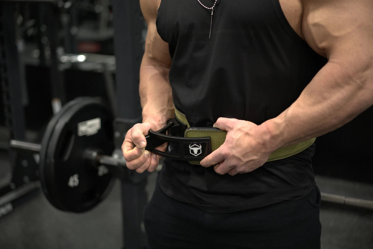 How To Protect Your Wrists While Weight Lifting